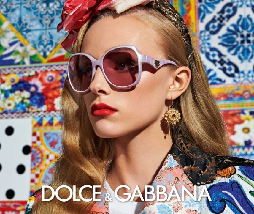 Dolce & Gabbana occhiali da sole donna indossati da modella