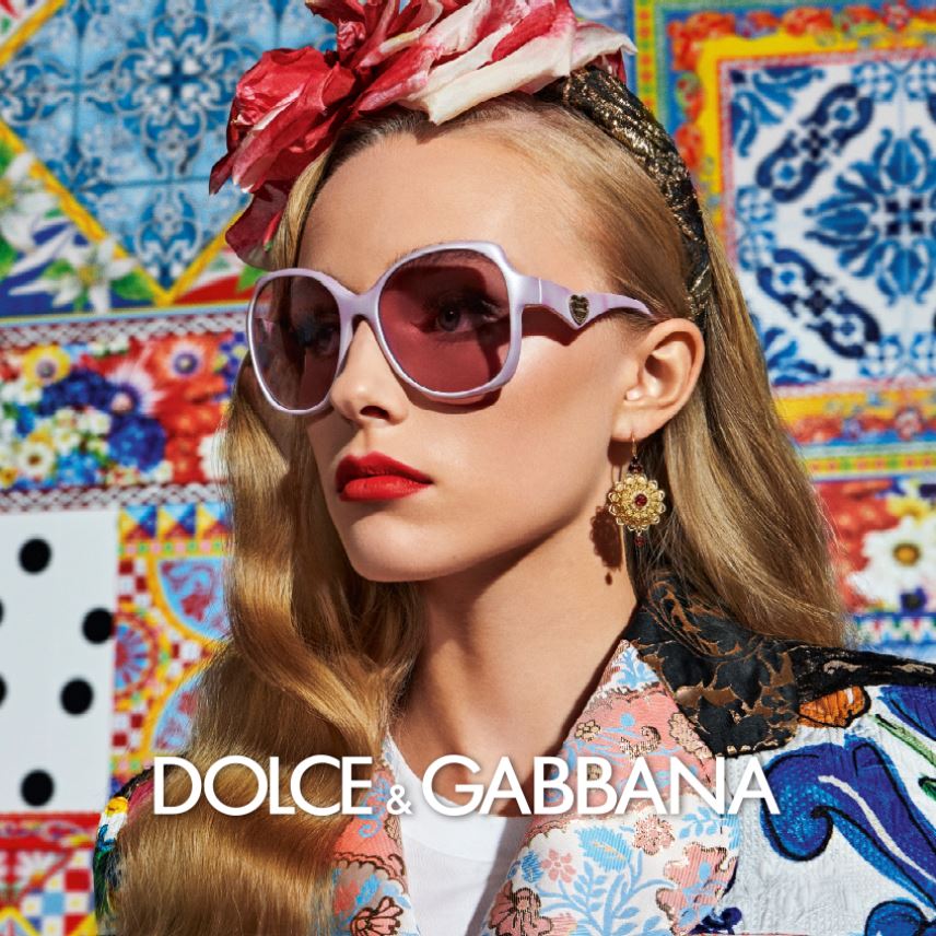 Dolce & Gabbana occhiali da sole donna indossati da modella