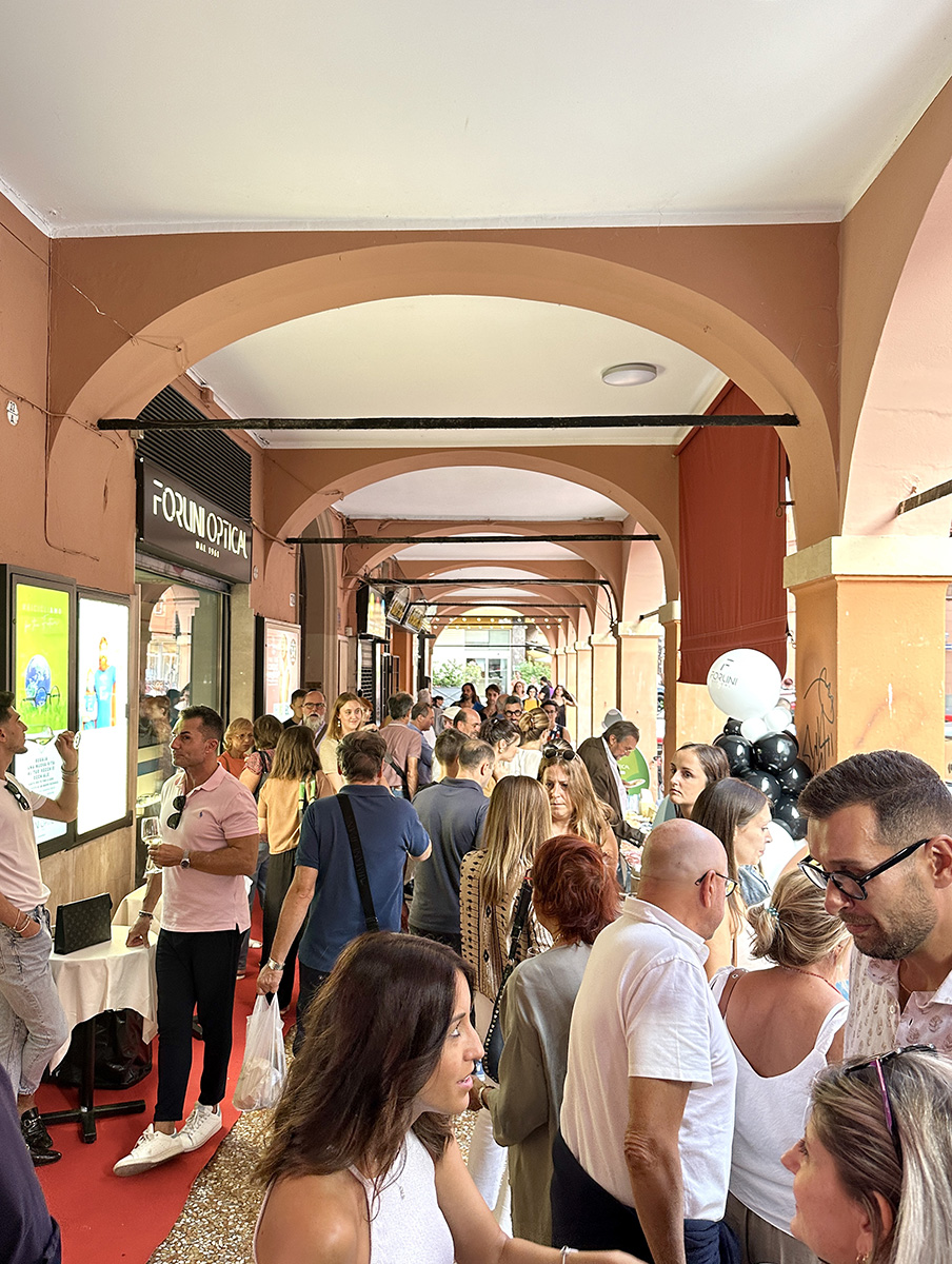 Nuova ottica Bologna centro ingresso Forlini Optical